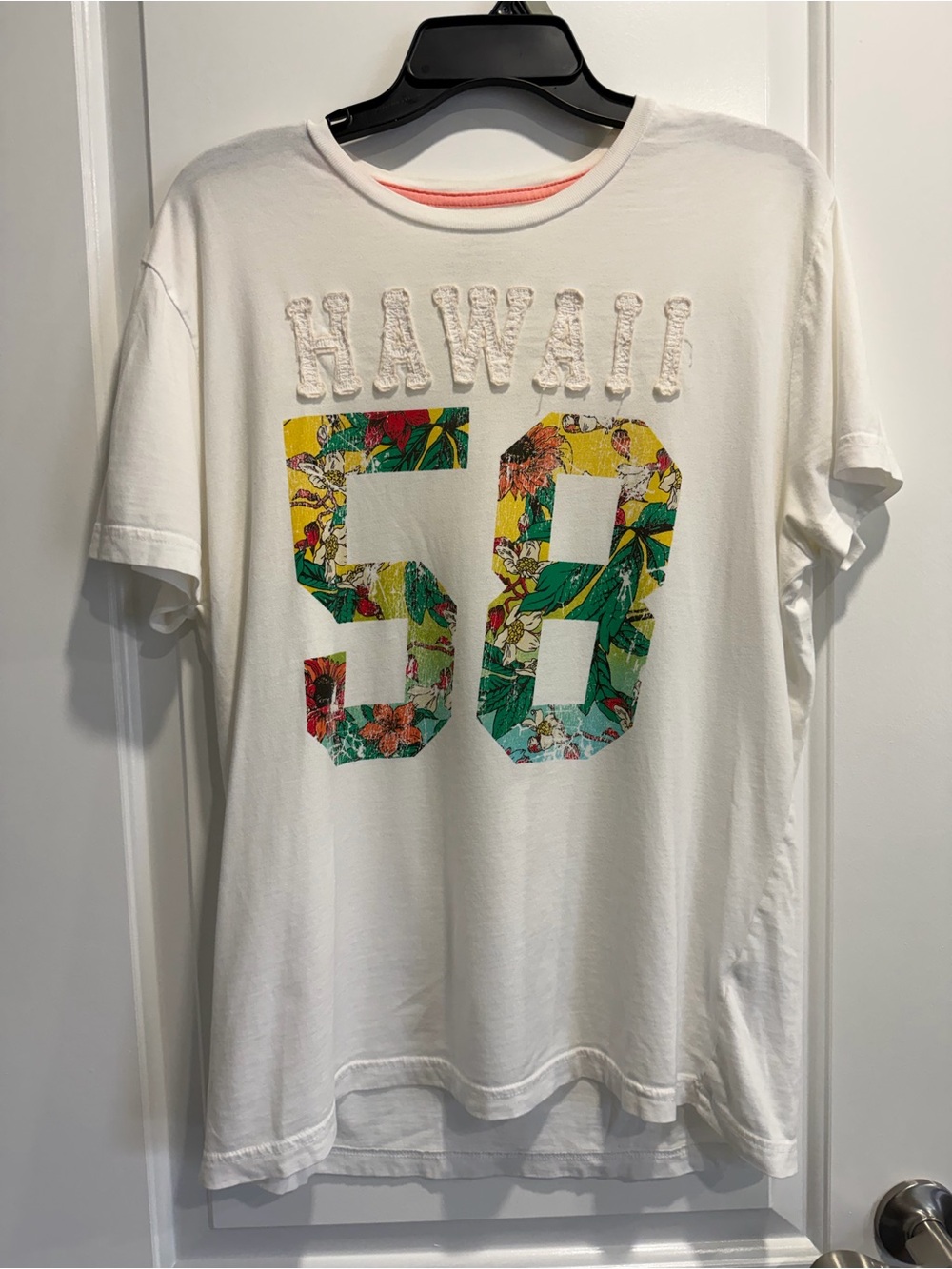 Roebuck & Co Hawaii 58 Graphic T-Shirt White Large